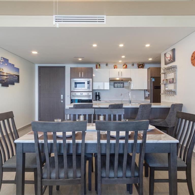 Splash in The New Lazy River and Sleep In Luxury Encantame Towers C 1204 - Vacation Home - 17