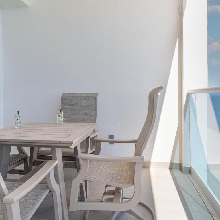 Splash in The New Lazy River and Sleep In Luxury Encantame Towers C 1204 - Vacation Home - 28
