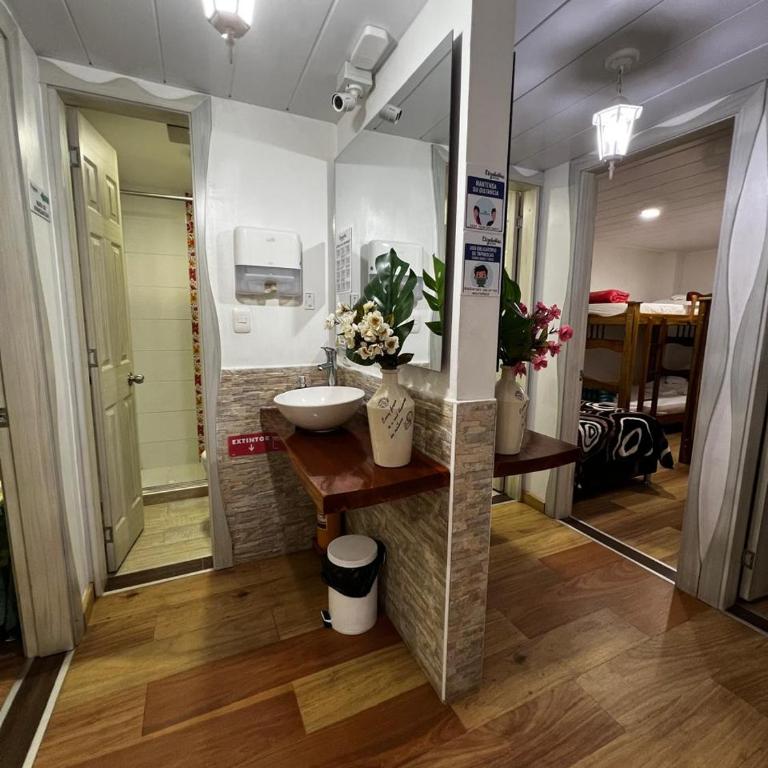 Elizabetha Hostal - Cama individual en dormitorio mixto - 3