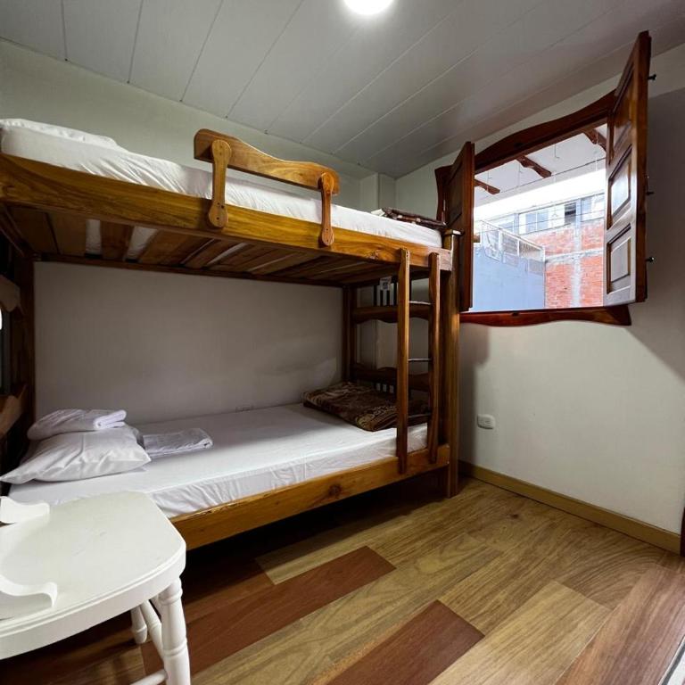 Elizabetha Hostal - Cama individual en dormitorio mixto - 1