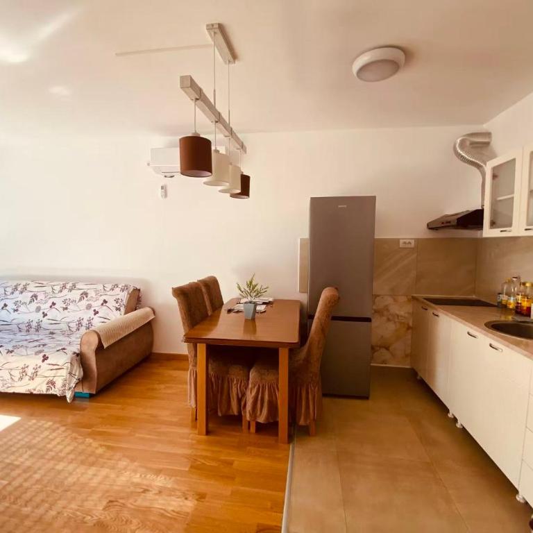 Lucky's House S - Two-Bedroom Apartment - 7