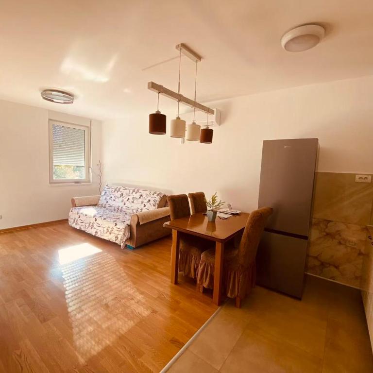 Lucky's House S - Two-Bedroom Apartment - 6