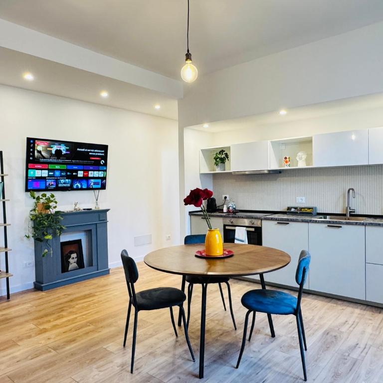 Maison Mansart - Two-Bedroom Apartment - 3