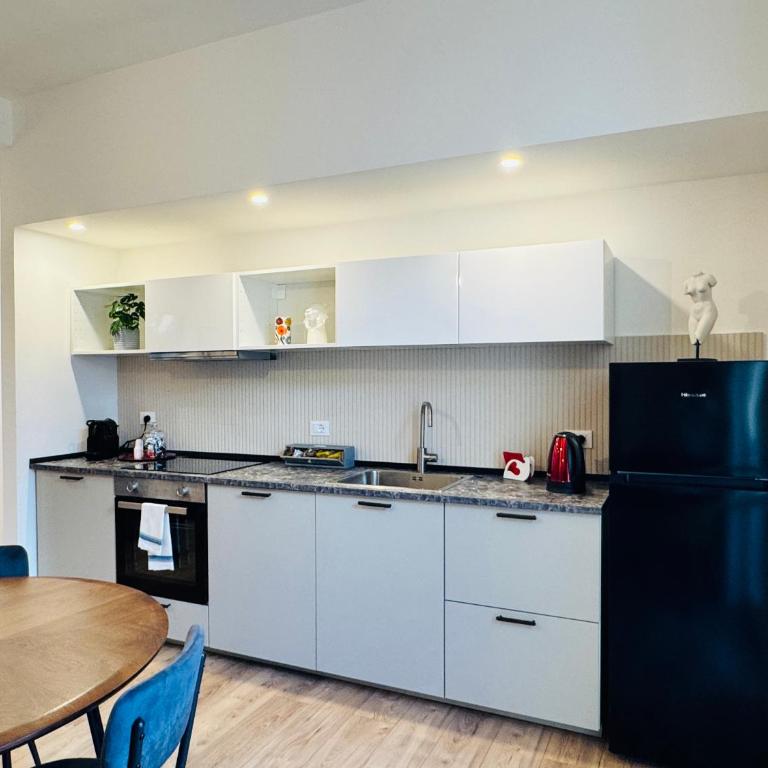 Maison Mansart - Two-Bedroom Apartment - 10