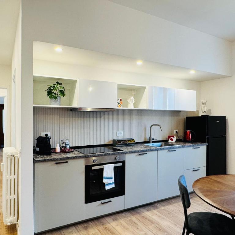 Maison Mansart - Two-Bedroom Apartment - 12