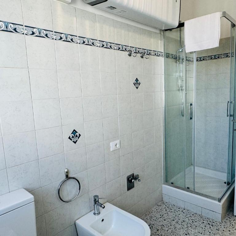 Maison Mansart - Two-Bedroom Apartment - 17