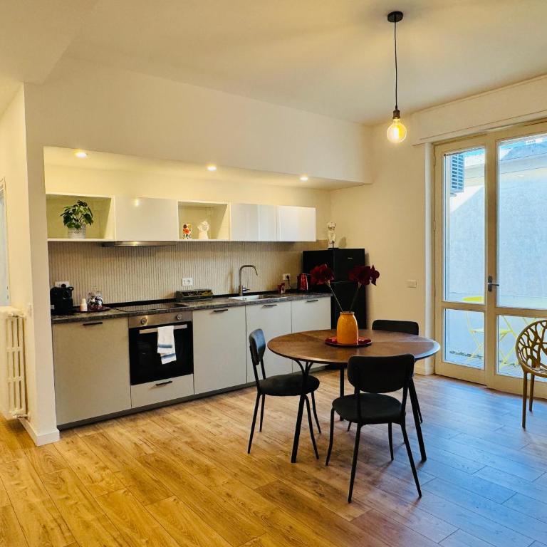 Maison Mansart - Two-Bedroom Apartment - 19
