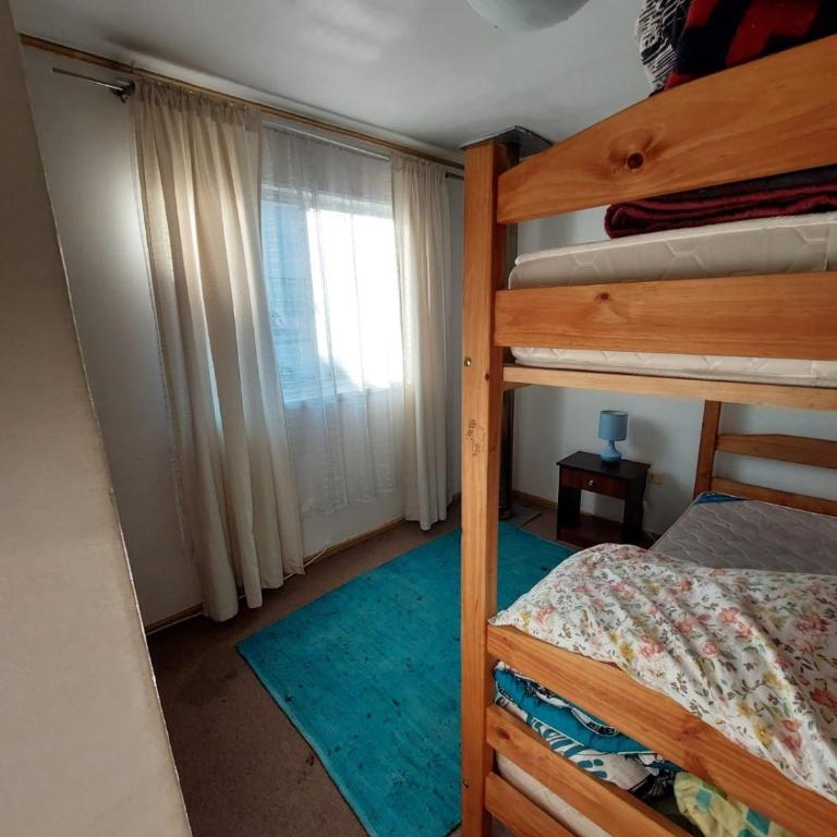 Casa Grande roja para 7 personas - Two-Bedroom Apartment - 2