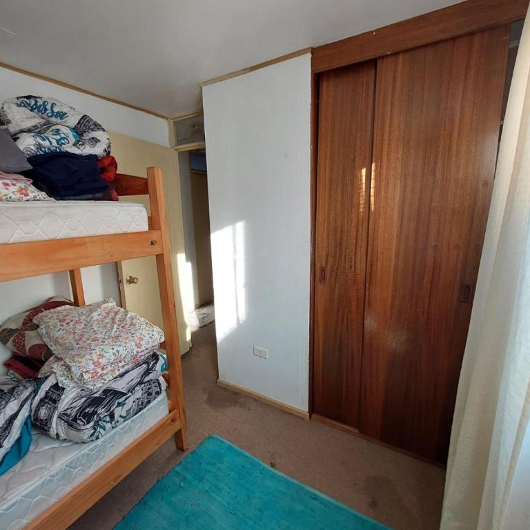 Casa Grande roja para 7 personas - Two-Bedroom Apartment - 4