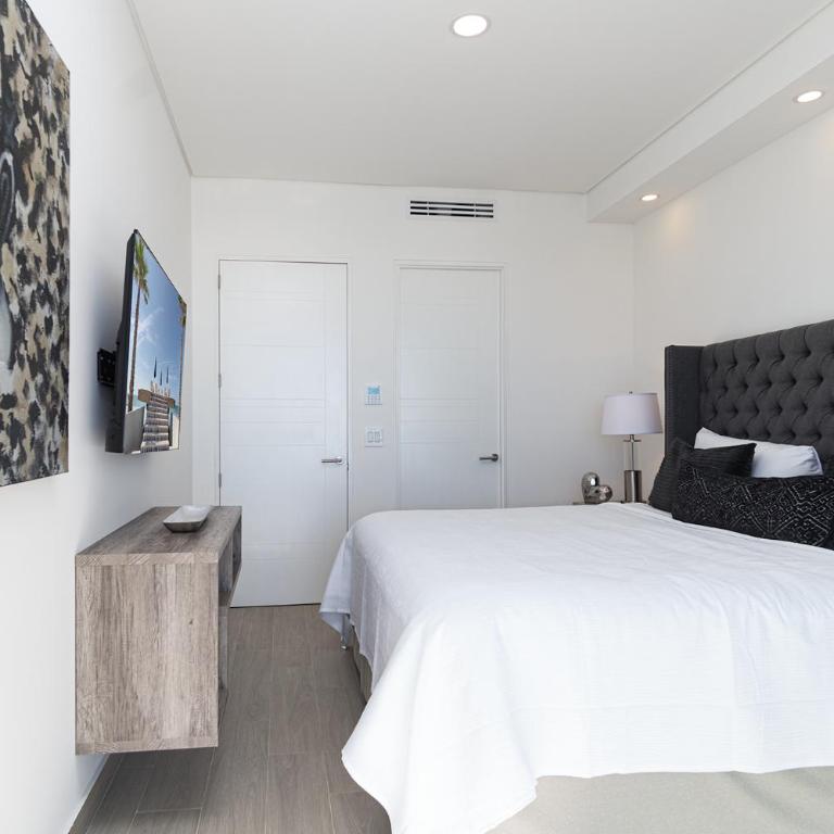 Amazing 2 bedroom Beach Front Condominium at Encantame C1102 - Vacation Home - 16