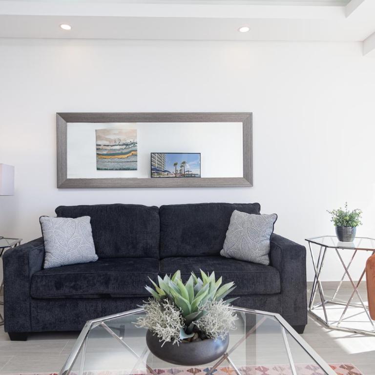 Amazing 2 bedroom Beach Front Condominium at Encantame C1102 - Vacation Home - 2
