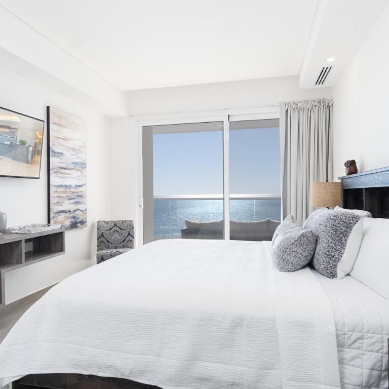Amazing 2 bedroom Beach Front Condominium at Encantame C1102 - Vacation Home - 21
