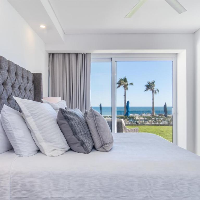 New and Amazing 3 bedroom Ground Floor Corner Beach Front Encantame C-101 - Vacation Home - 10