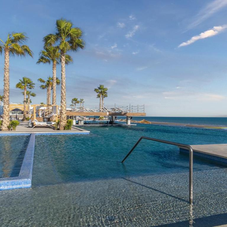 New and Amazing 3 bedroom Ground Floor Corner Beach Front Encantame C-101 - Vacation Home - 11