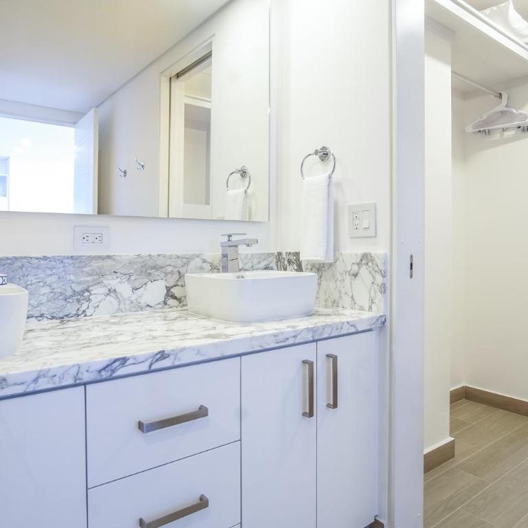 Panoramic beach front condo Verano 1703 - Casa - 18