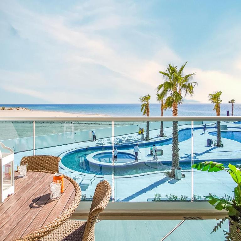 Stunning 1 bedroom condominium (Encantame Verano 203) - Maison de Vacances - 2