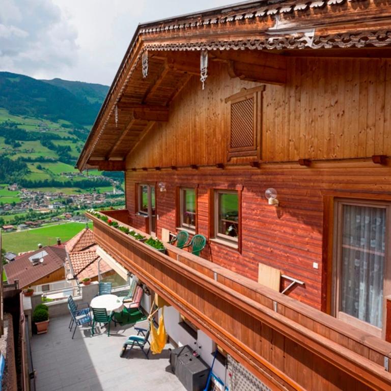 Ferienwohnung Eberharter Theresia - Apartment mit Blick auf die Berge - 1