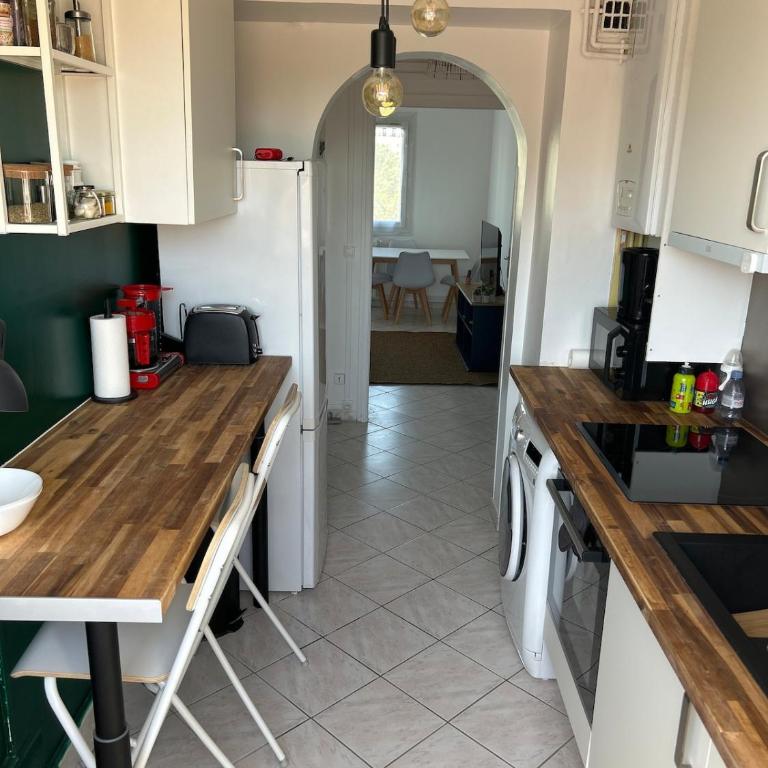 Appt aux Arceaux, Montpellier Centre, balcon, wifi, parking, Netflix - Two-Bedroom Apartment - 24