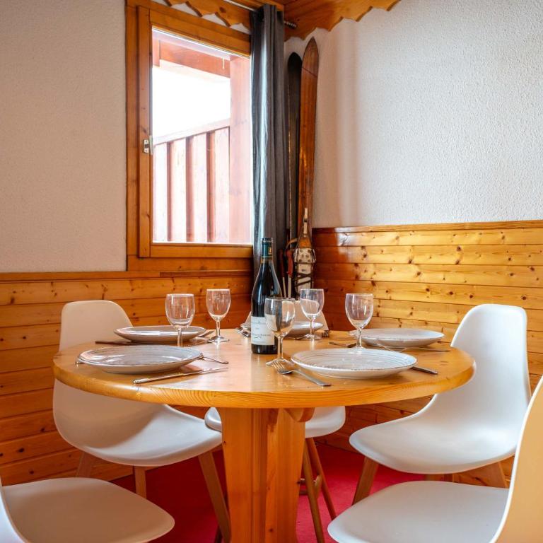 Residence Hermine, Ski In-Out with WiFi in Val Thorens, "V7" by Versant Collection - Apartment mit 3 Schlafzimmern und Balkon - 4