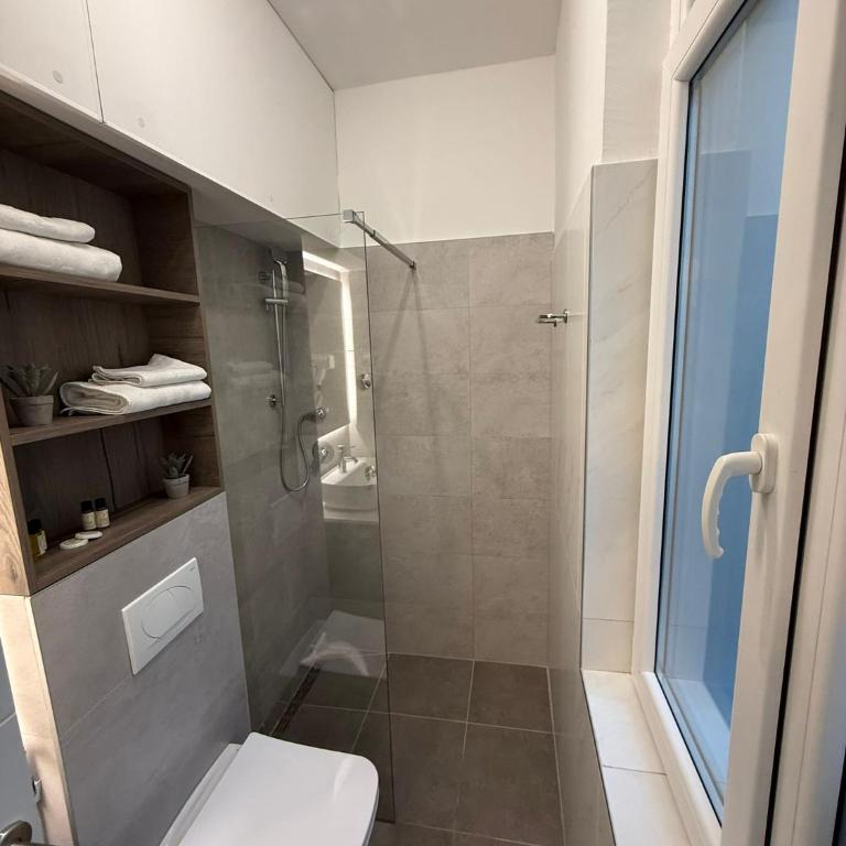 Casa ARTEE Free Parking - Dvokrevetna Soba sa Bračnim Krevetom i Sopstvenim Kupatilom - 8