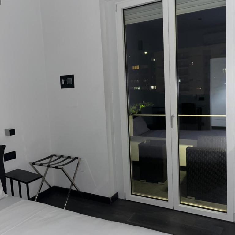 Anagnina Guesthouse - Camera Matrimoniale con Bagno Privato Esterno - 8