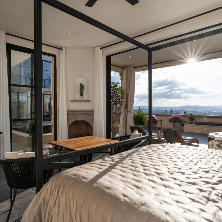 Vista Vieja, 6BR Luxury Villa with Pool & City Views - Villa - 42