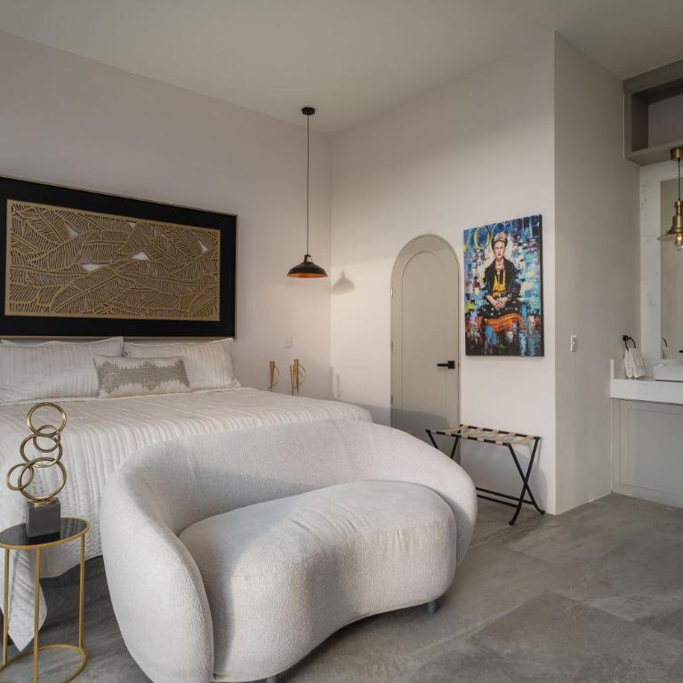 Vista Vieja, 6BR Luxury Villa with Pool & City Views - Villa - 46