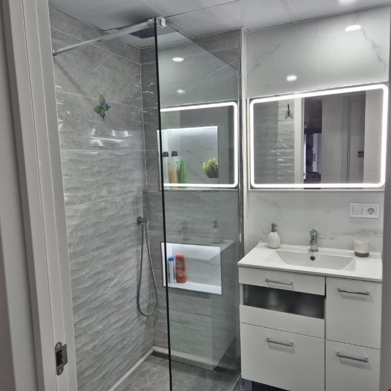 Habitaciones Torremolinos - Habitación Individual con baño compartido - 4