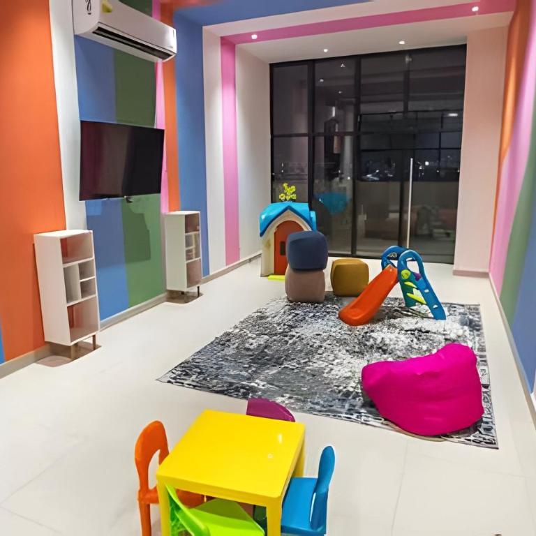 Majestic Apt/BBQ/Gym/Arena MTY/Wi-fi/Parking - Apartment - 5