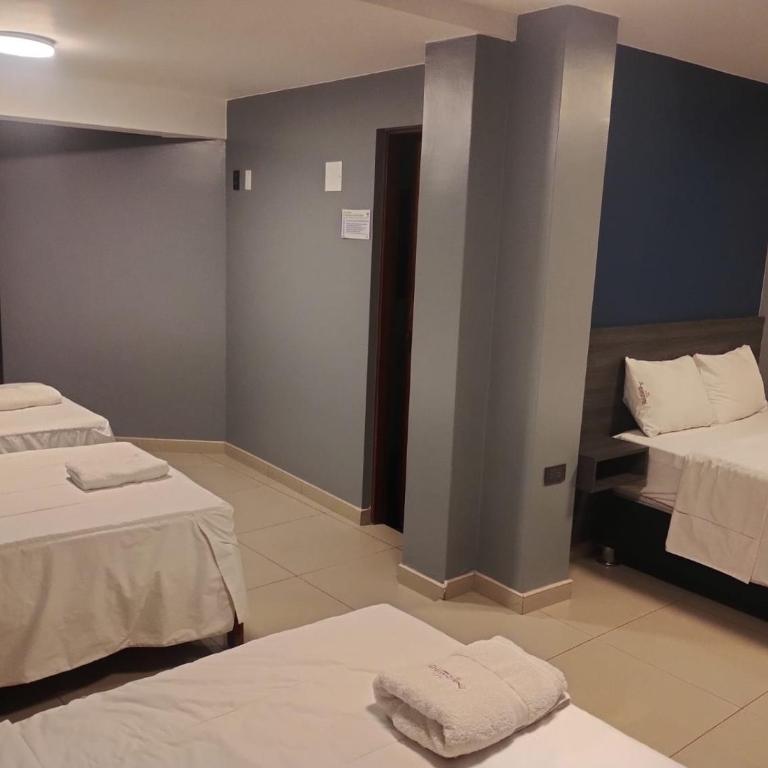 Hotel JORGE CHAVEZ - Quadruple Room - 1