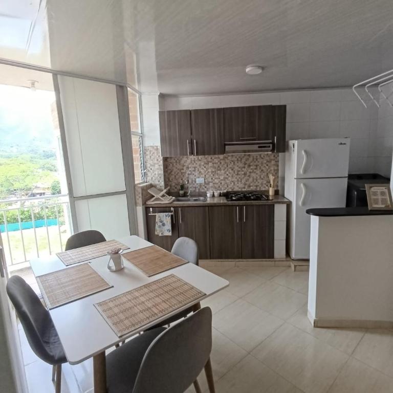 Apartamento Cómodo, Acogedor y MODERNO - Apartamento de 3 dormitorios - 16