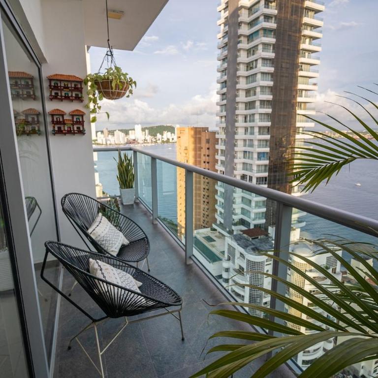 Luxury-Ocean view apartment in Bocagrande - Three-Bedroom Apartment - 17