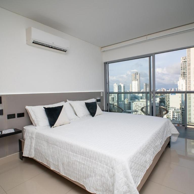 Luxury-Ocean view apartment in Bocagrande - Three-Bedroom Apartment - 32