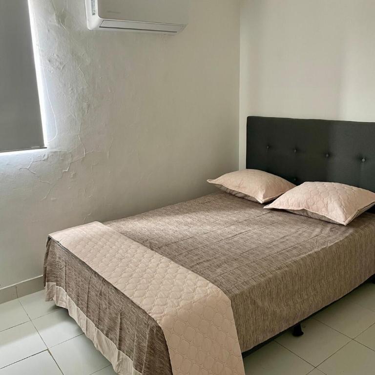 Oceanfront accommodation! - One-Bedroom Apartment - 10