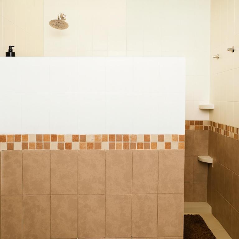 Guest house La Casa del Quetzal - Double Room with Private Bathroom - 11