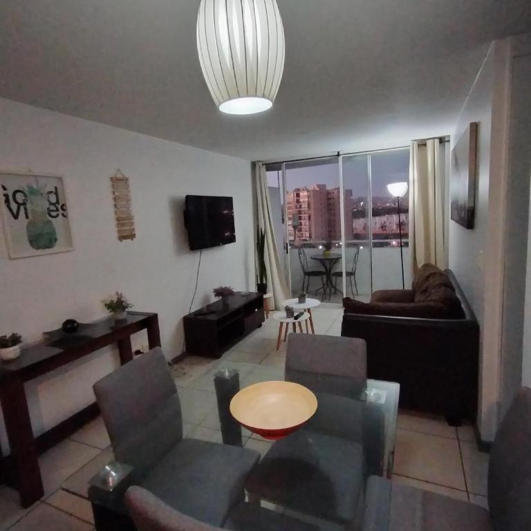 Frente a la playa, supermercado y 3 habitaciones - Three-Bedroom Apartment - 8