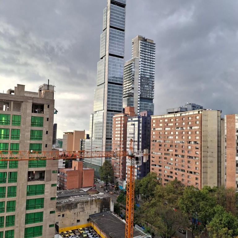 Bello Apartamento, cerca Estacion Transmilenio Las Aguas - One-Bedroom Apartment - 23