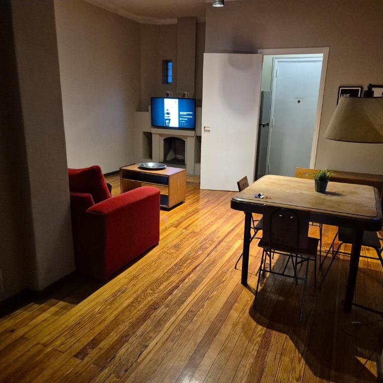 Excelente ubicación, frente a Plaza Independencia - Apartamento de 2 dormitorios - 18