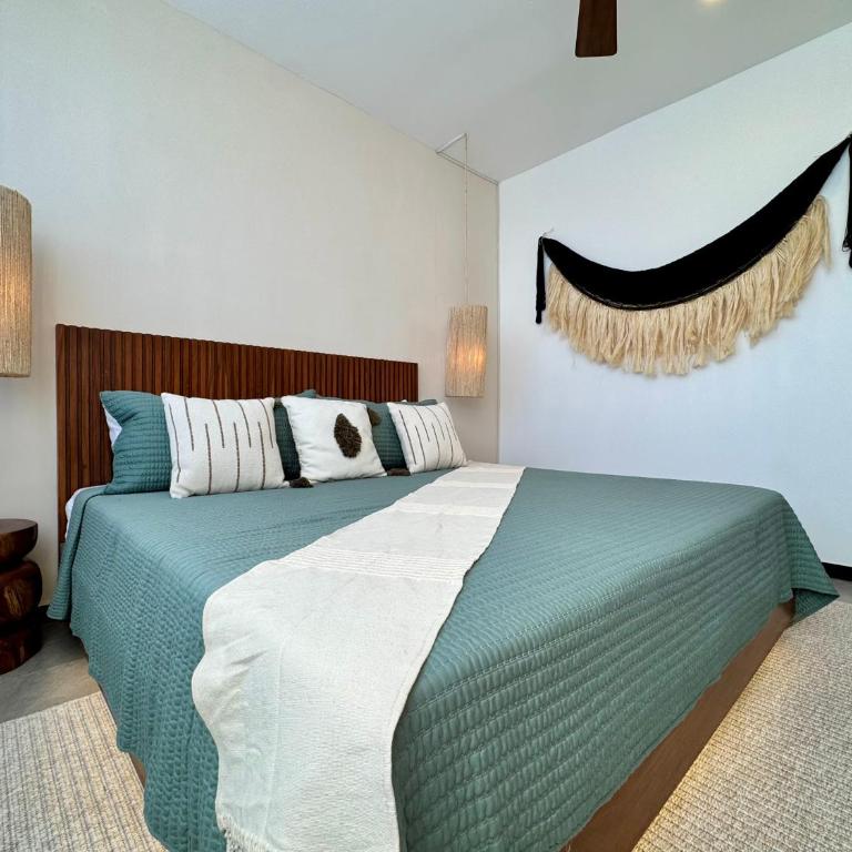 Luxury penthouse with private pool and paddle tennis - One-Bedroom Apartment - 67
