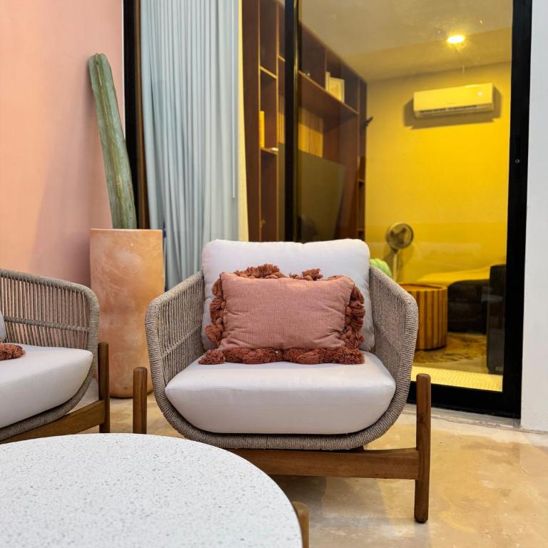 Luxury penthouse with private pool and paddle tennis - One-Bedroom Apartment - 96