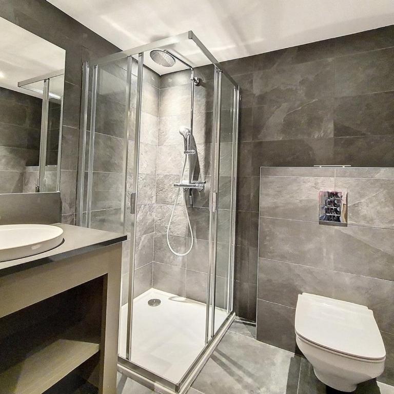 Chalet confortable aux pistes avec sauna, Wifi, Parking - FR-1-344-894 - Chalet - 11