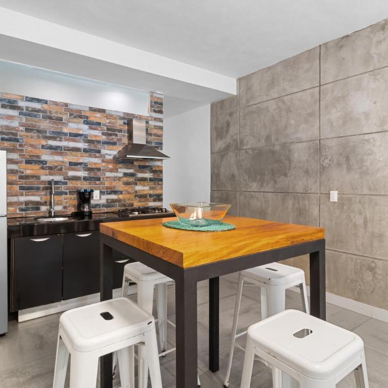 Stylish Apartment Near "Los Muertos" Beach - One-Bedroom Apartment - 10