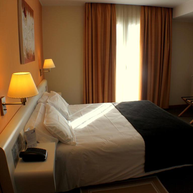 Hotel Kandahar - Habitación Triple con vistas - 6