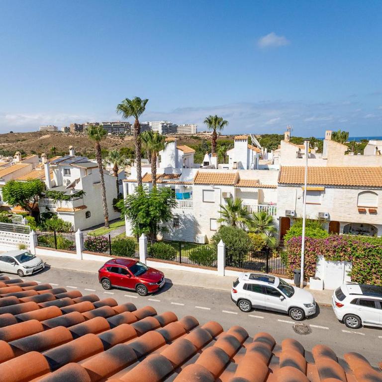 Lovely Apartment In Santa Pola With Swimming Pool - Apartamento de 2 dormitorios - 1