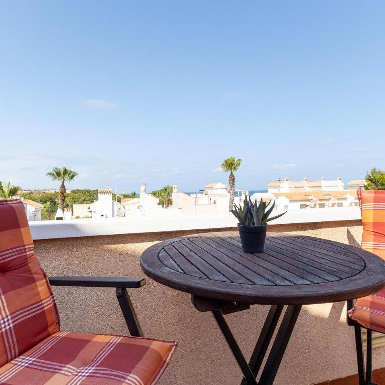 Lovely Apartment In Santa Pola With Swimming Pool - Apartamento de 2 dormitorios - 6