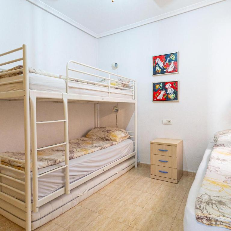 Lovely Apartment In Santa Pola With Swimming Pool - Apartamento de 2 dormitorios - 11