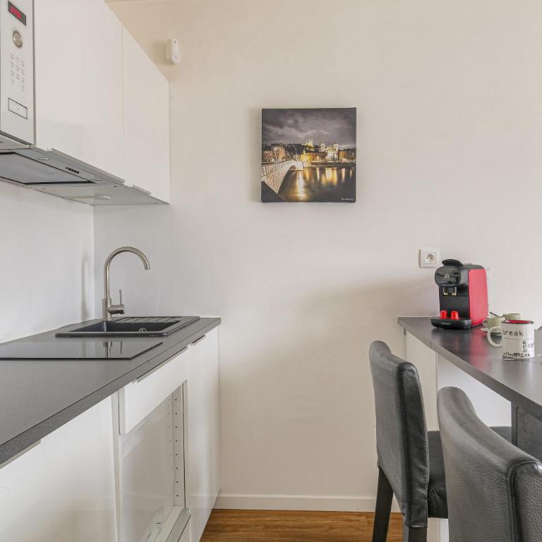 Studio tranquillité-Parking-Proche de la Doua - Estudio - 4