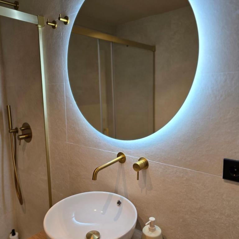 Lhome Sevilla Triana - Estudio con cama extragrande y sofá cama - 17
