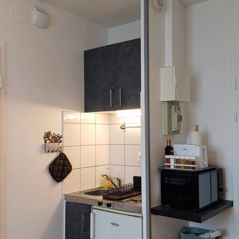 Charmant Studio Proche Centre Ville + Parking - Apartamento de 1 dormitorio - 3