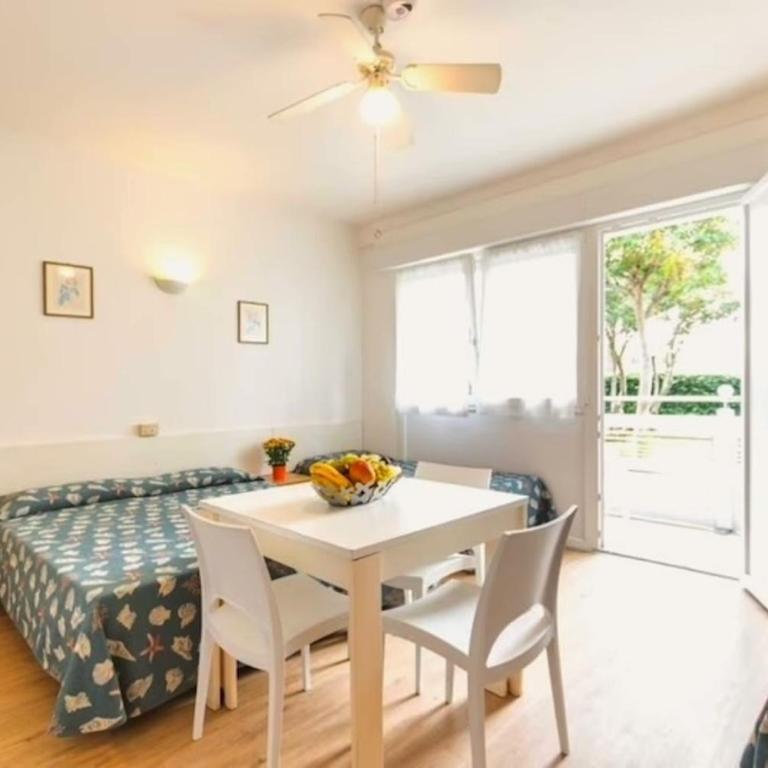 Coastal studio with stunning sea views - Studio - 9